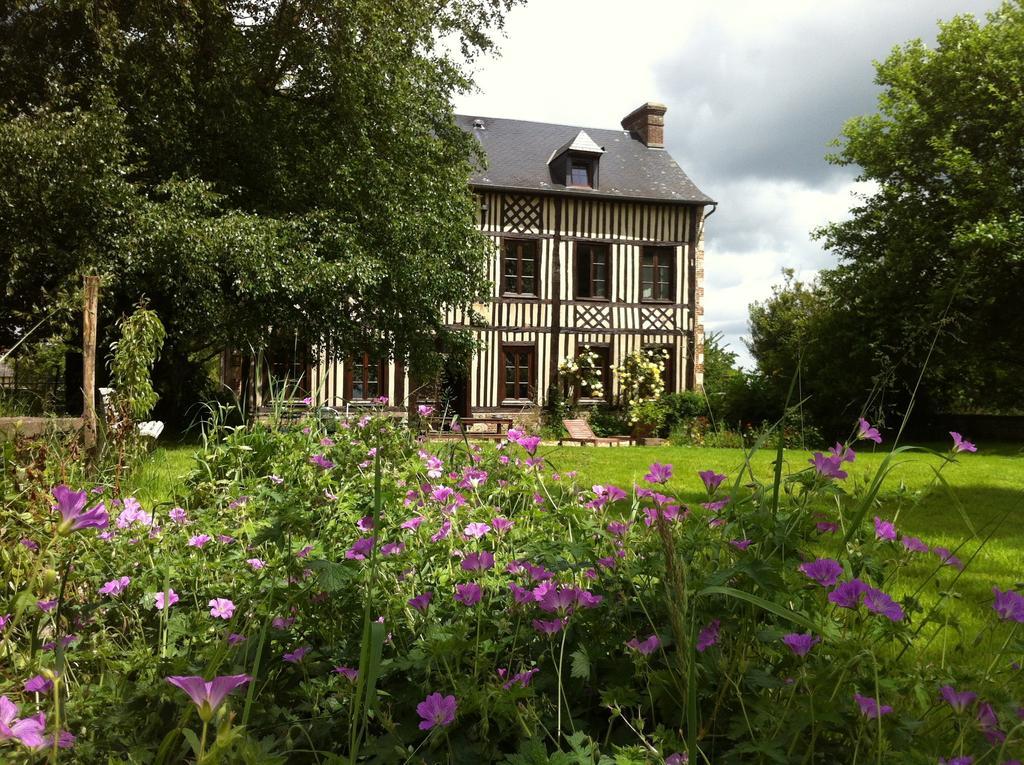 Bed and Breakfast Le Petit Manoir De La Vernelle Fourmetot Экстерьер фото